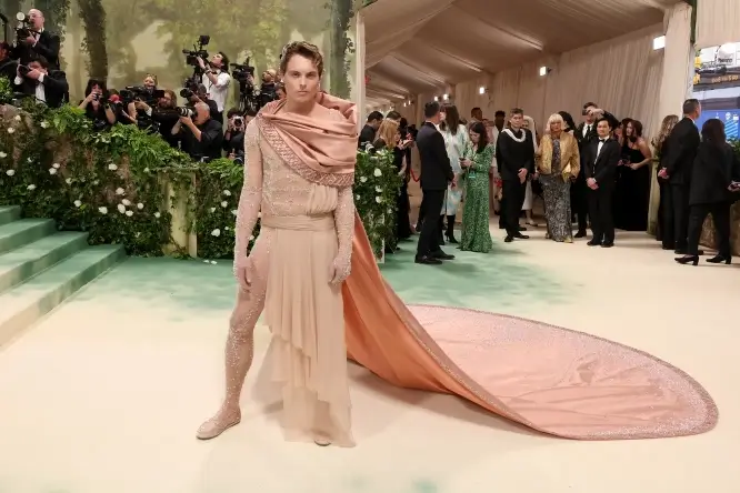 Met Gala 2024 — Лучшие мужские наряды на красной дорожке бала Института костюма!