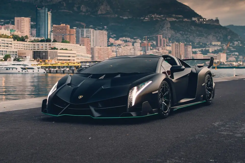 Топ-10 самых дорогих автомобилей в мире: Lamborghini Veneno