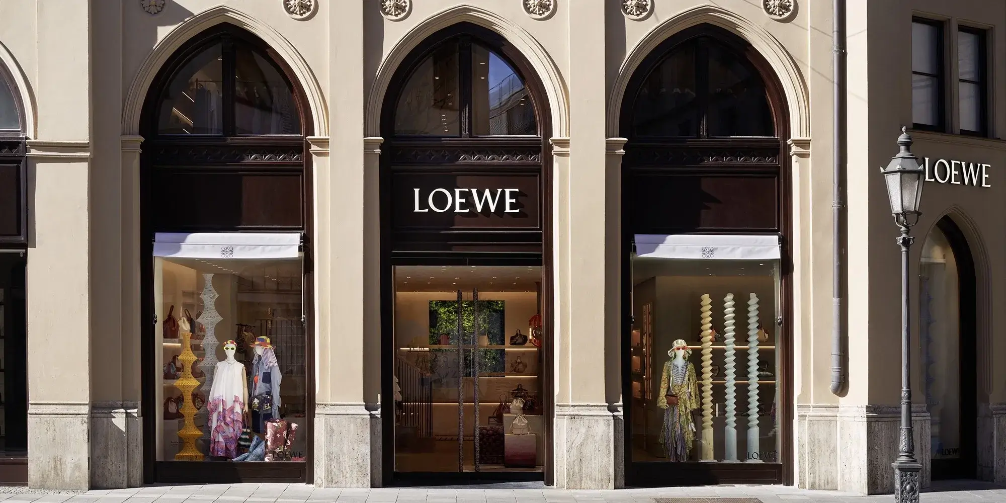 LOEWE бренд элегантной мужской одежды